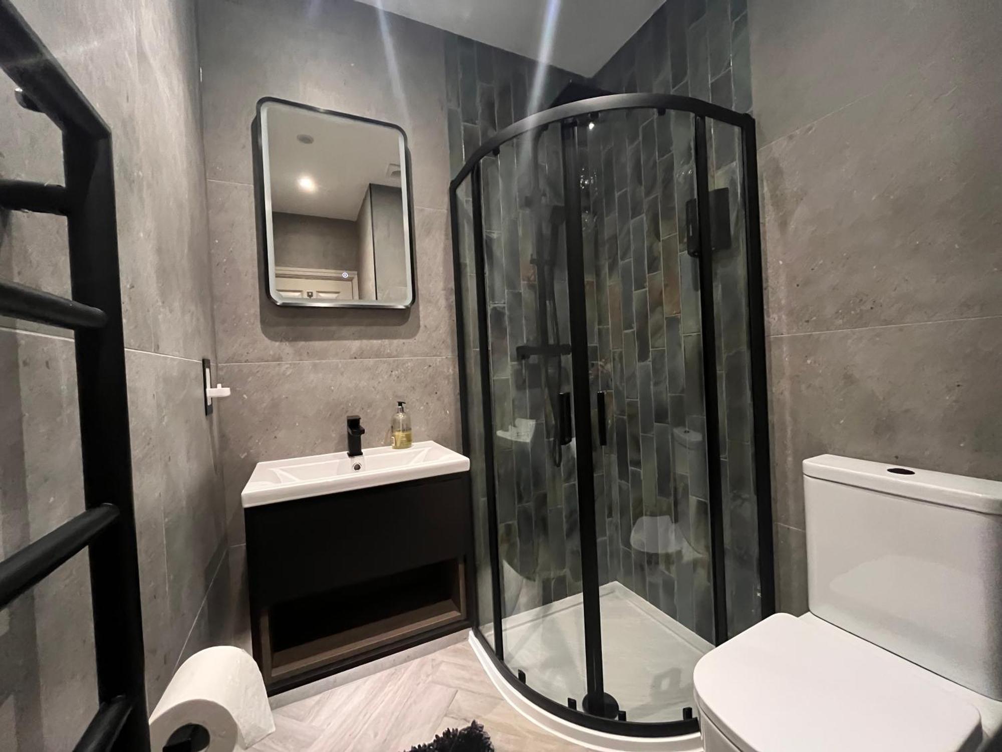 Private 1 Bed Flat Reading